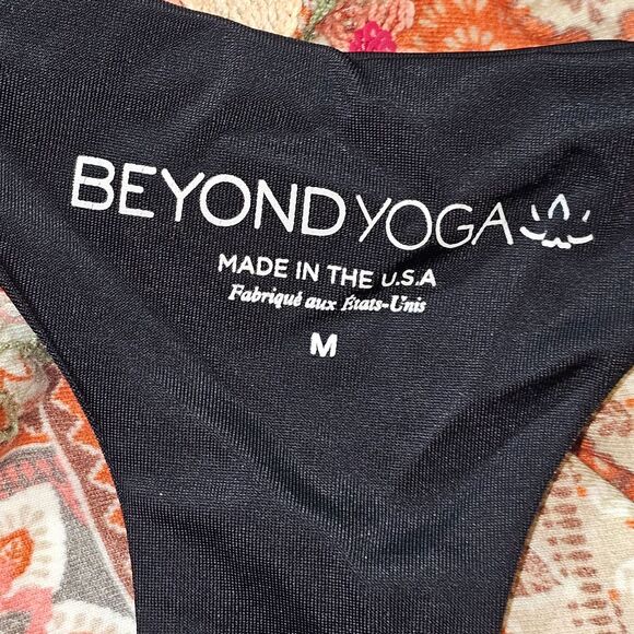 Beyond Yoga‎ Womens Black Silver Side Design Cropped Tank Top Medium - Picture 4 of 5